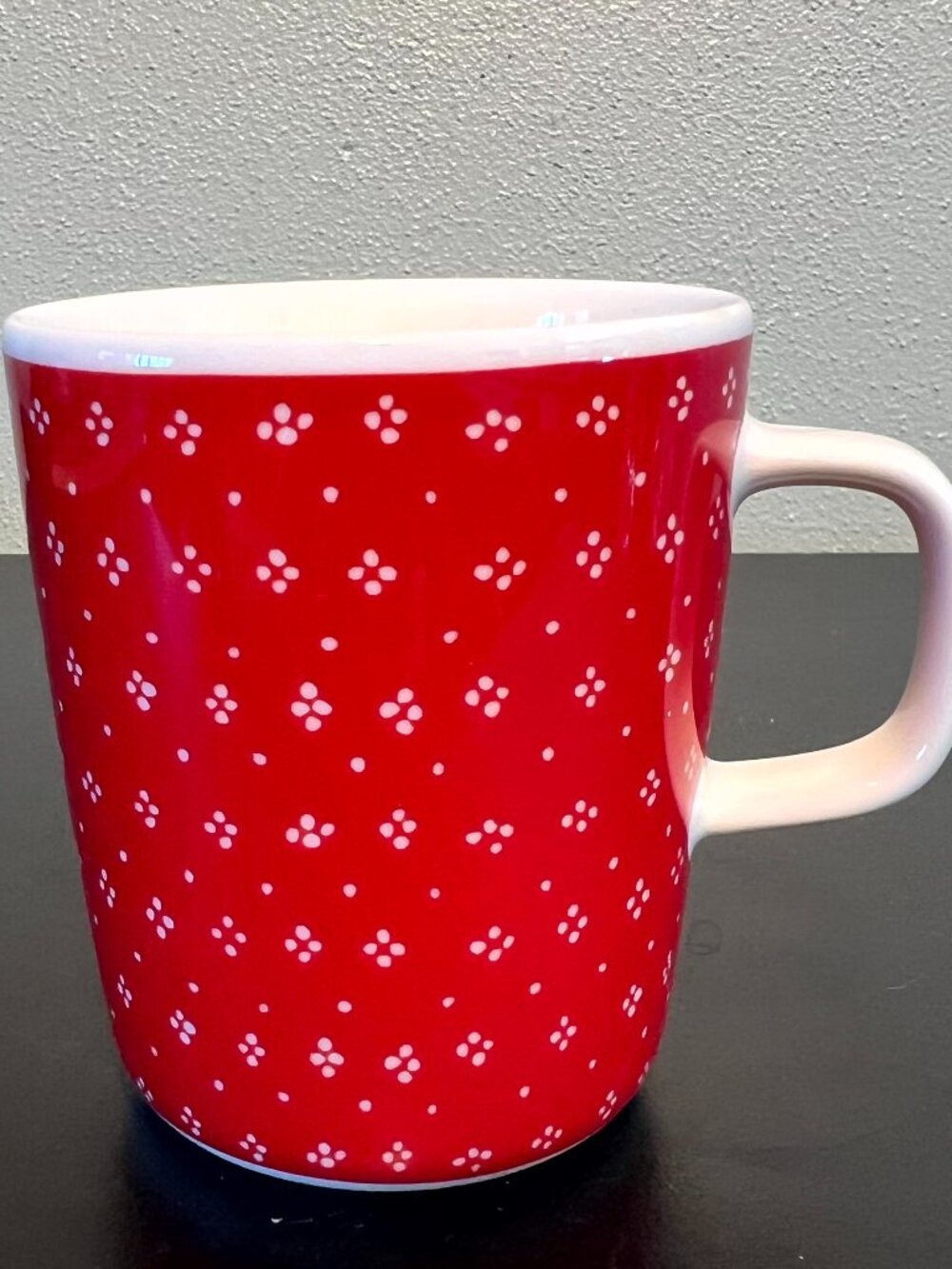 Marimekko Oiva Muija Mug Red White Dot Maija Isola Sami Ruotsalainen 2010